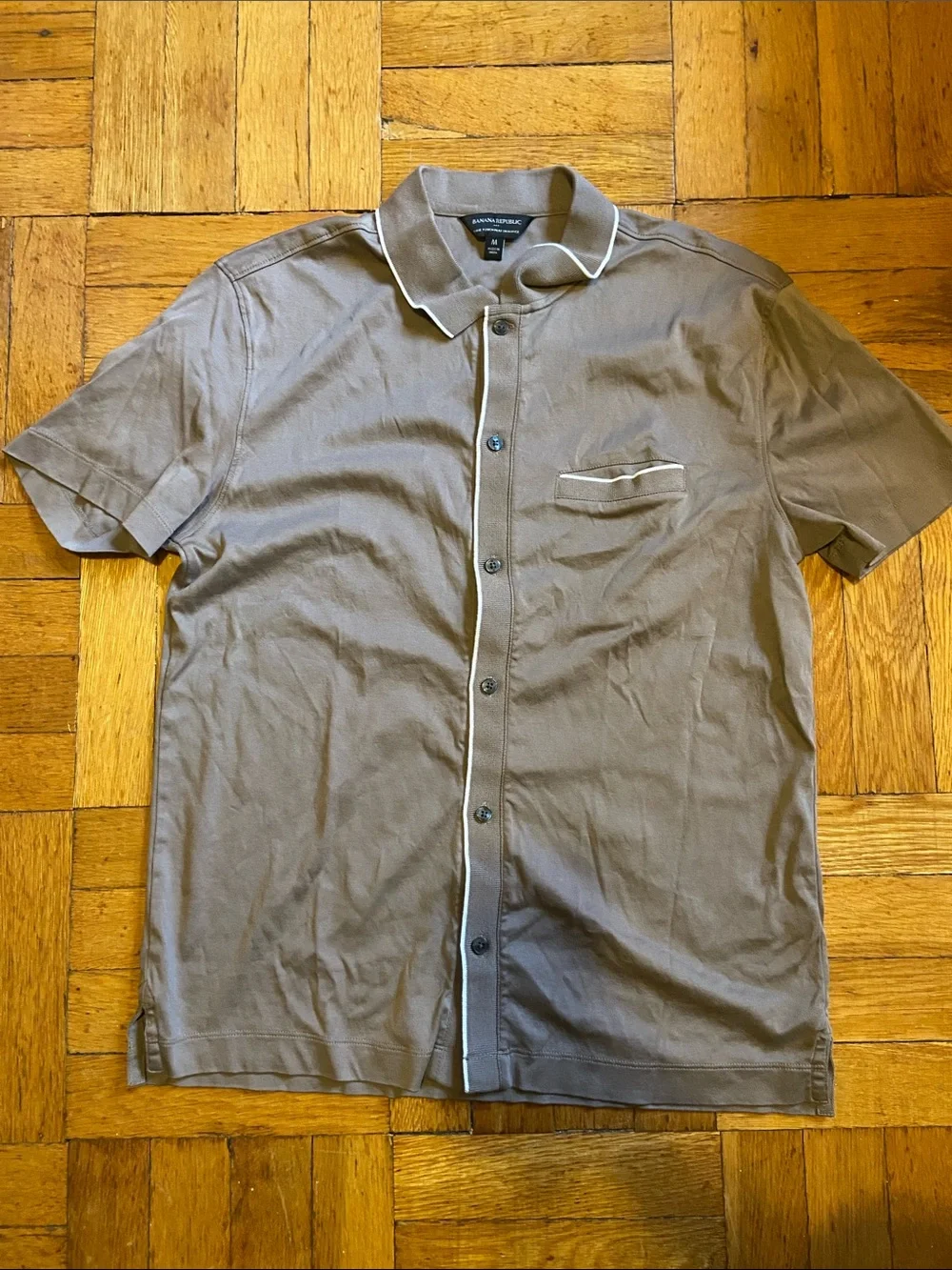 Banana Republic Taupe Short-Sleeve Button-Down with White Piping